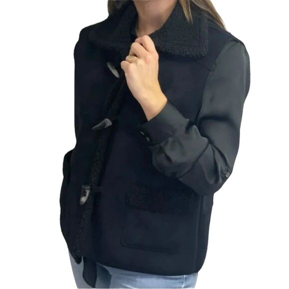 Jones New York Black Faux Suede Vest, toggle button. Women's XL, faux sherpa - Picture 2 of 14